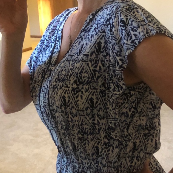 Dress: Short Sleeved Blue and White - Picture 8 of 9